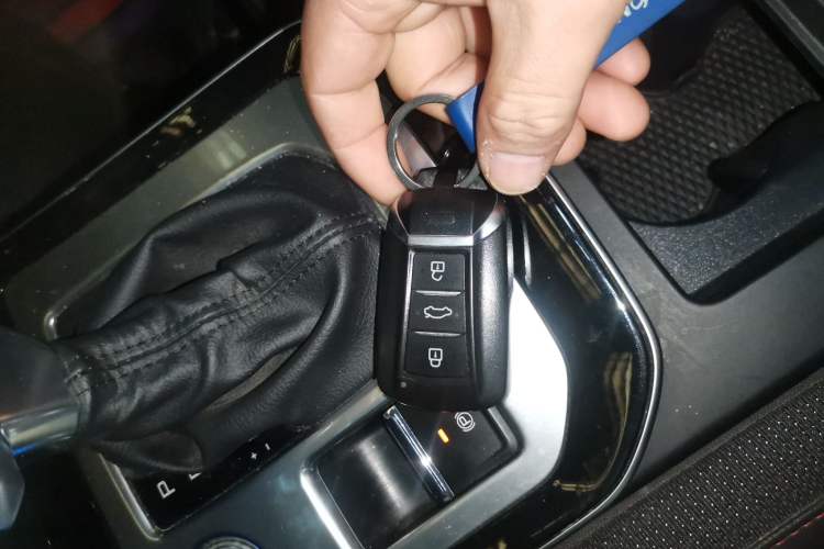 Used Dongfeng Aeolus Yixuan 2020 230T Automatic Dazzle Track Edition Interior 1