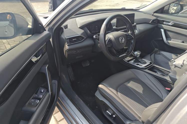 Used Dongfeng Aeolus Yixuan 2020 230T Automatic Cool Edition Interior 3