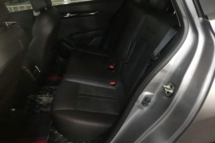 Used Dongfeng Aeolus Yixuan 2020 230T Automatic Dazzle Track Edition Interior 4