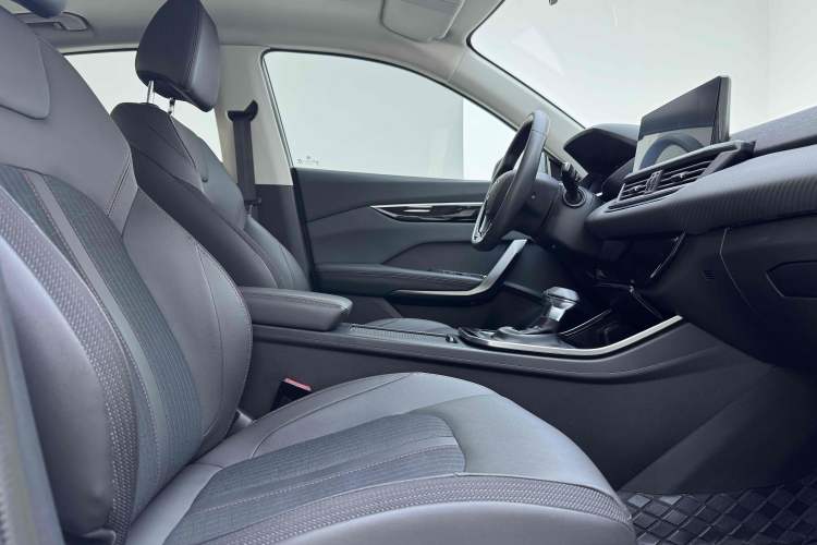 Used Dongfeng Aeolus Yixuan 2020 230T Automatic Dazzle Track Edition Interior 6