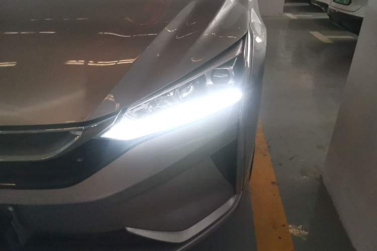 Used Dongfeng Aeolus Yixuan 2020 230T Automatic Dazzle Track Edition Left Front Headlight