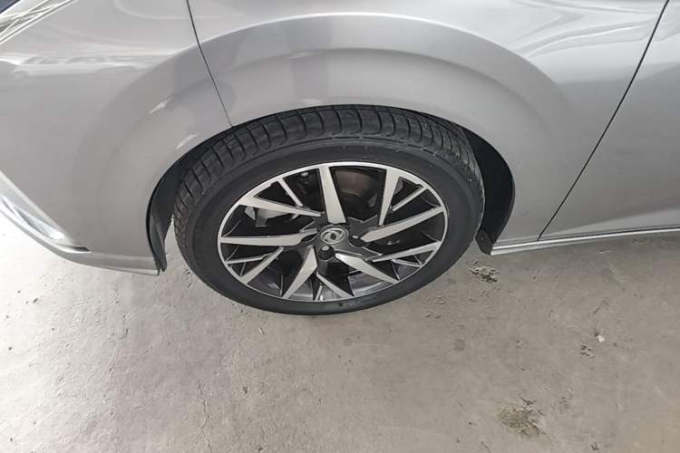 Used Dongfeng Aeolus Yixuan 2020 230T Automatic Advanced Edition Left Front Wheel Hub
