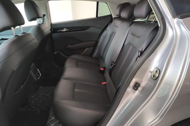 Used Dongfeng Aeolus Yixuan 2020 230T Automatic Dazzle Track Edition Left Rear Seat