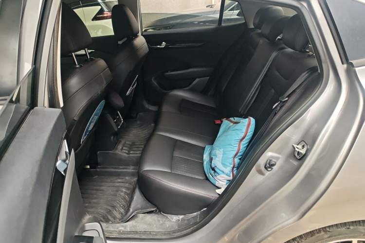Used Dongfeng Aeolus Yixuan 2020 230T Automatic XuanYao Track Rider Edition Left Rear Seat