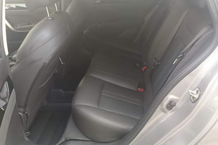 Used Dongfeng Aeolus Yixuan 2020 230T Automatic Advanced Edition Left Rear Seat
