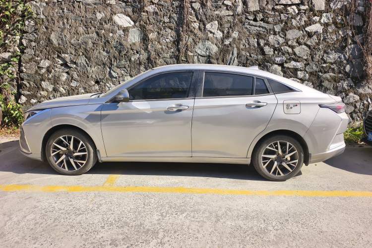 Used Dongfeng Aeolus Yixuan 2020 230T Automatic Dazzle Track Edition Left Side