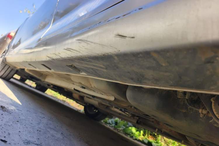 Used Dongfeng Aeolus Yixuan 2020 230T Automatic Dazzle Track Edition Left Side Sill