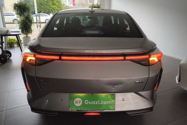 Used Dongfeng Aeolus Yixuan 2020 230T Automatic Dazzle Track Edition Rear