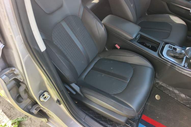 Used Dongfeng Aeolus Yixuan 2020 230T Automatic Dazzle Track Edition Right Front Seat