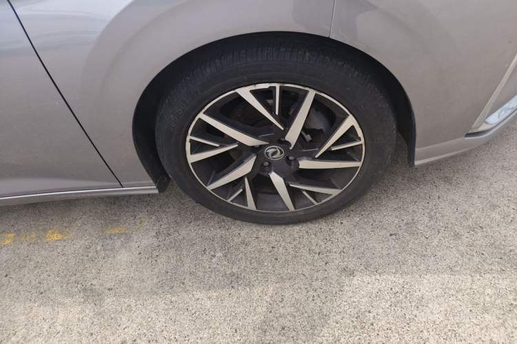 Used Dongfeng Aeolus Yixuan 2020 230T Automatic Cool Edition Right Front Wheel Hub