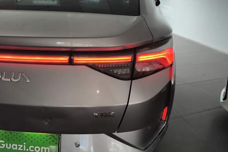 Used Dongfeng Aeolus Yixuan 2020 230T Automatic Dazzle Track Edition Right Rear Taillight