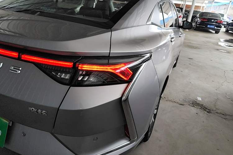 Used Dongfeng Aeolus Yixuan 2020 230T Automatic Advanced Edition Right Rear Taillight