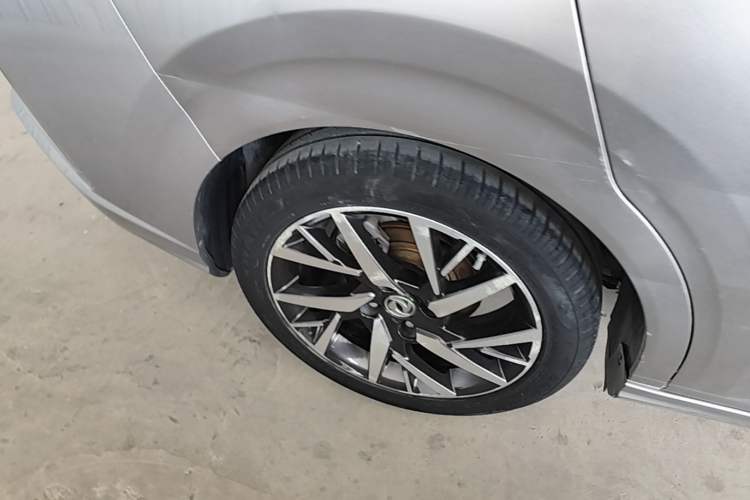 Used Dongfeng Aeolus Yixuan 2020 230T Automatic Advanced Edition Right Rear Wheel Hub