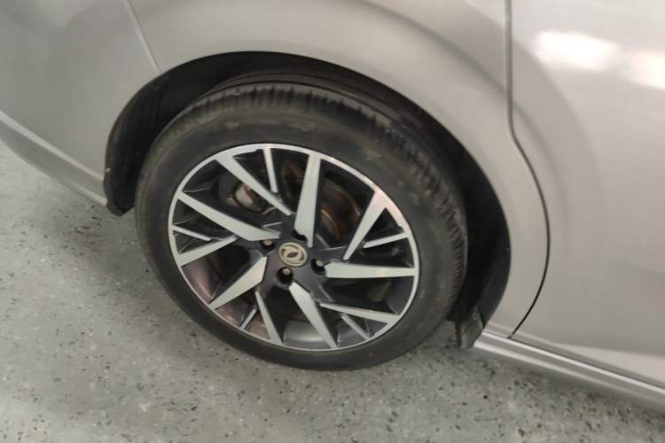 Used Dongfeng Aeolus Yixuan 2020 230T Automatic Cool Edition Right Rear Wheel Hub