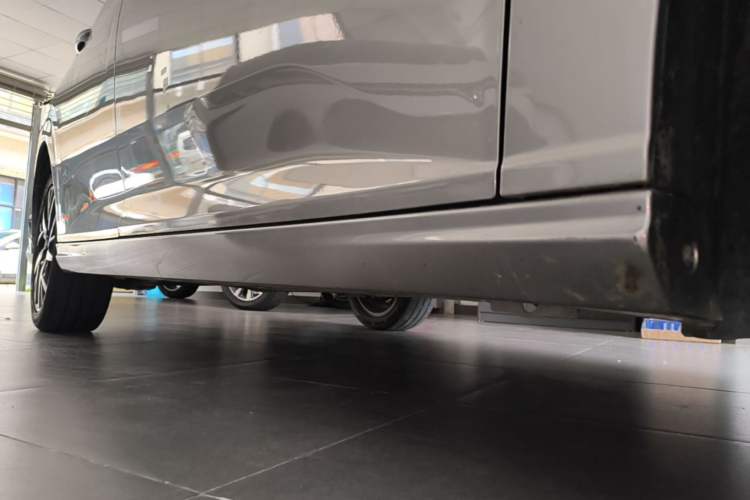 Used Dongfeng Aeolus Yixuan 2020 230T Automatic Dazzle Track Edition Right Side Sill