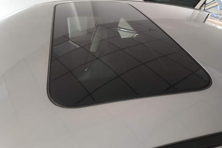 Used Dongfeng Aeolus Yixuan 2020 230T Automatic Dazzle Track Edition Roof