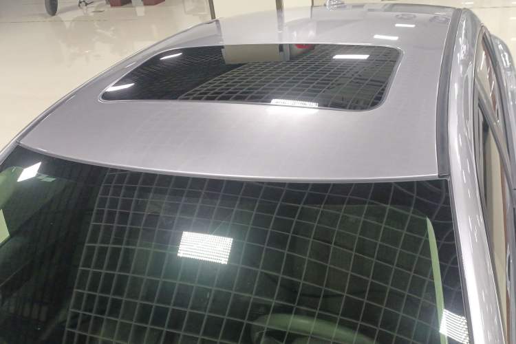 Used Dongfeng Aeolus Yixuan 2020 230T Automatic Dazzle Track Edition Roof
