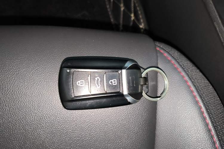 Used Dongfeng Aeolus Yixuan 2020 230T Automatic Dazzle Track Edition Vehicle Key