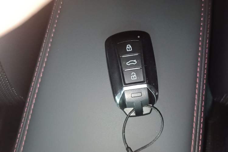 Used Dongfeng Aeolus Yixuan 2020 230T Automatic Dazzle Track Edition Vehicle Key