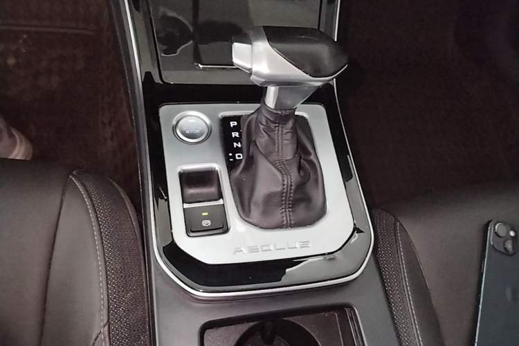 Used Dongfeng Aeolus Yixuan 2020 230T Automatic Advanced Edition Gear Lever