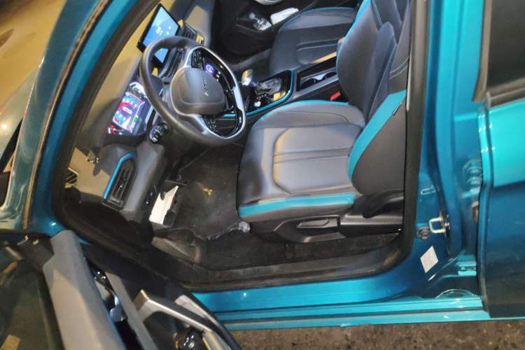 Used Dongfeng Aeolus Yixuan 2020 230T Automatic Dazzle Track Edition Left Front Seat