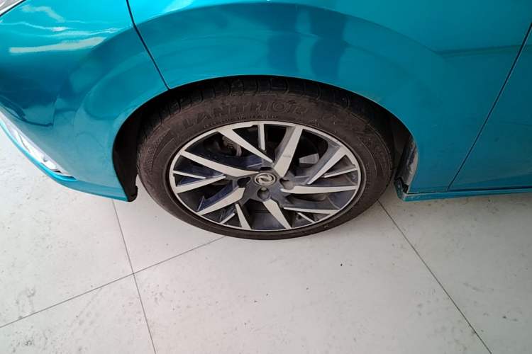 Used Dongfeng Aeolus Yixuan 2020 230T Automatic Advanced Edition Left Front Wheel Hub