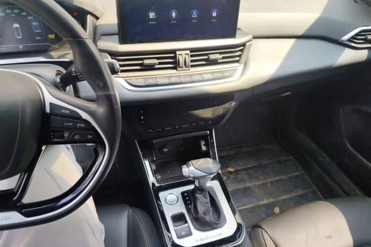 Used Dongfeng Aeolus Yixuan 2020 230T Automatic Advanced Edition Audio And AC Panel