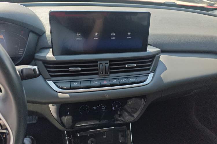 Used Dongfeng Aeolus Yixuan 2020 230T Automatic Advanced Edition Audio And AC Panel