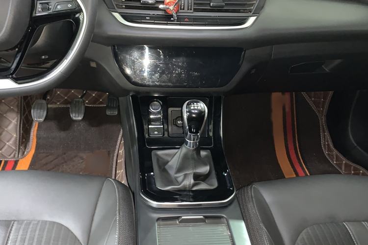 Used Dongfeng Aeolus Yixuan 2020 200T Manual Ignition Edition Audio And AC Panel