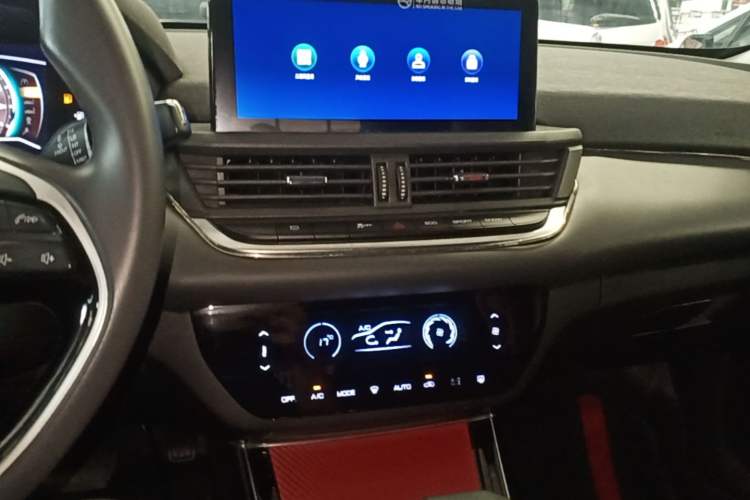 Used Dongfeng Aeolus Yixuan 2020 230T Automatic Advanced Edition Audio And AC Panel