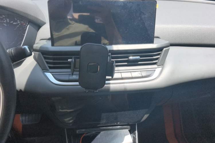 Used Dongfeng Aeolus Yixuan 2020 230T Automatic Cool Edition Audio And AC Panel