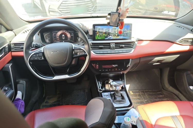 Used Dongfeng Aeolus Yixuan 2020 230T Automatic Dazzle Track Rider Edition Center Console