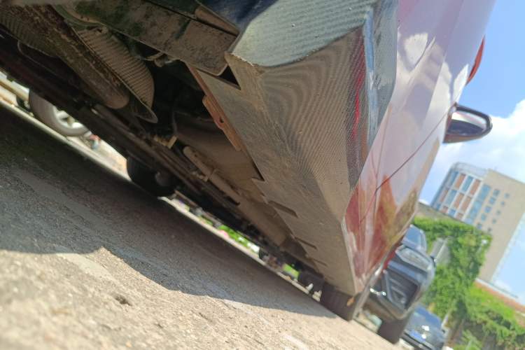 Used Dongfeng Aeolus Yixuan 2020 230T Automatic Dazzle Track Rider Edition Chassis Rear Right