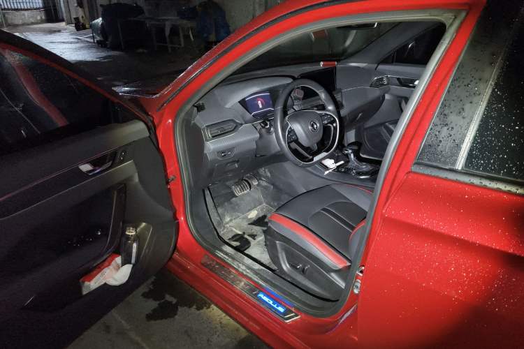 Used Dongfeng Aeolus Yixuan 2020 230T Automatic Cool Stylish Dark Knight Edition Driver Seat