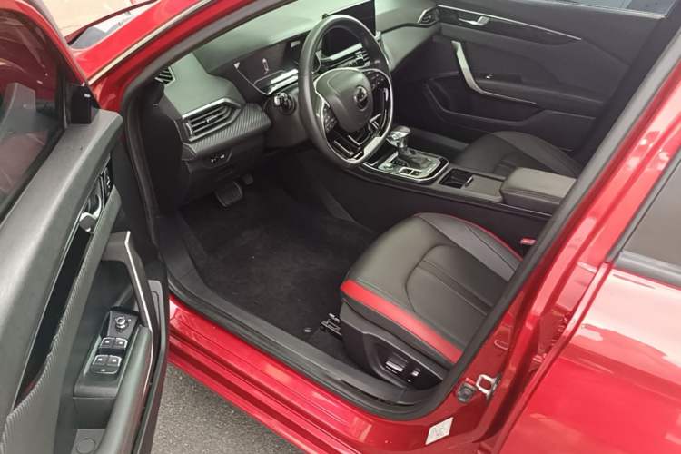 Used Dongfeng Aeolus Yixuan 2020 230T Automatic Glare-Proof Dark Knight Edition Driver Seat