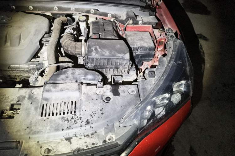 Used Dongfeng Aeolus Yixuan 2020 230T Automatic Cool Stylish Dark Knight Edition Engine Bay Left