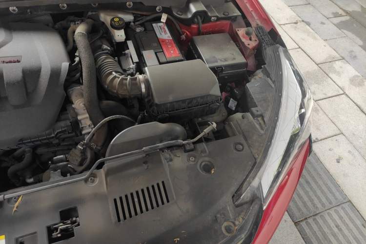 Used Dongfeng Aeolus Yixuan 2020 230T Automatic Cool Track Edition Engine Bay Left