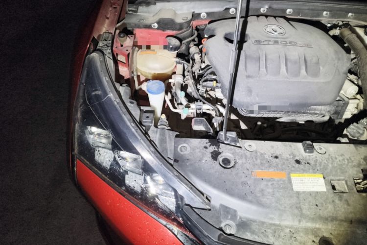 Used Dongfeng Aeolus Yixuan 2020 230T Automatic Cool Stylish Dark Knight Edition Engine Bay Right