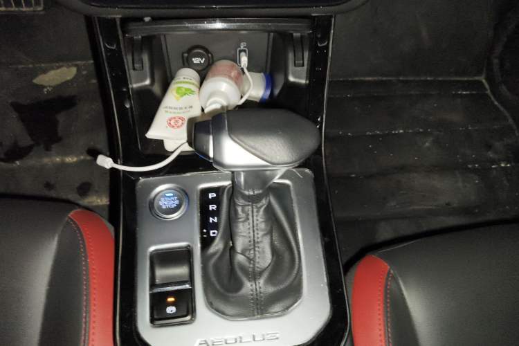 Used Dongfeng Aeolus Yixuan 2020 230T Automatic Cool Stylish Dark Knight Edition Gear Lever