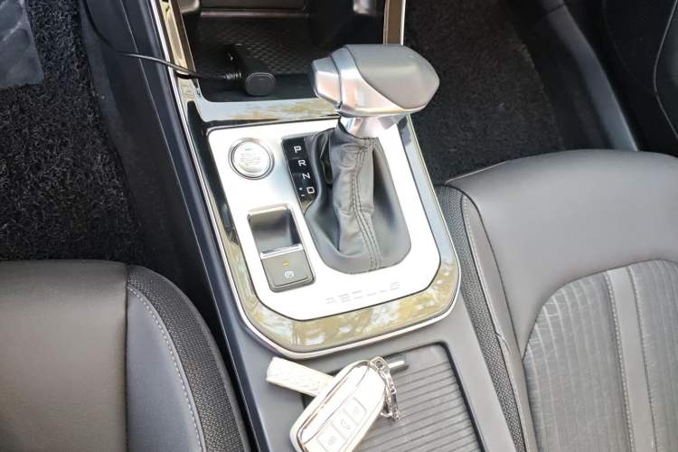Used Dongfeng Aeolus Yixuan 2020 230T Automatic Advanced Edition Gear Lever