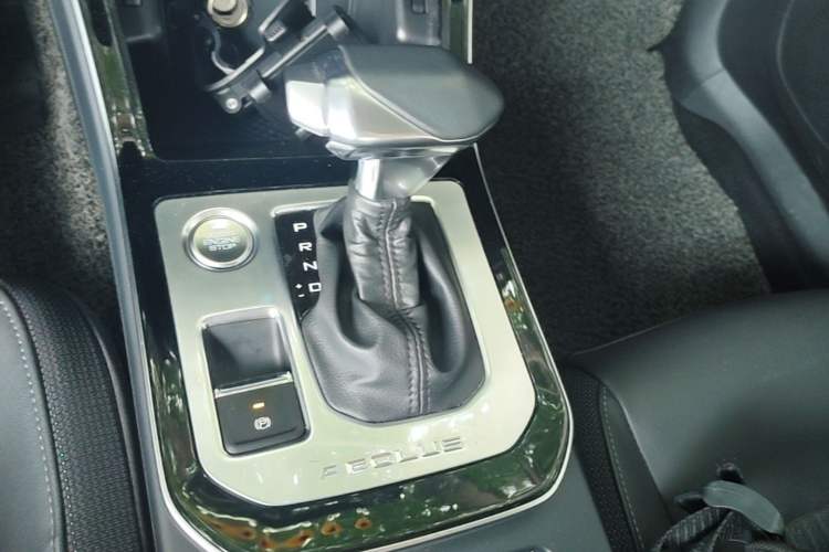 Used Dongfeng Aeolus Yixuan 2020 230T Automatic Advanced Edition Gear Lever