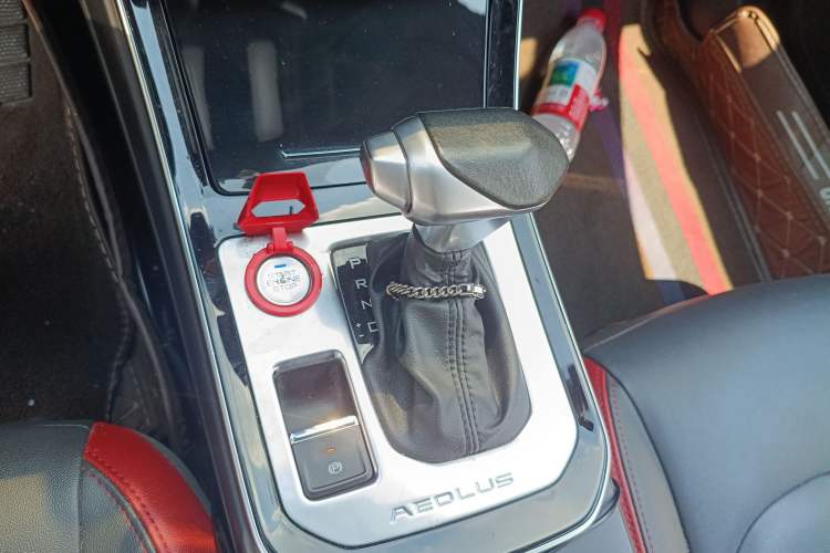 Used Dongfeng Aeolus Yixuan 2020 230T Automatic Dazzle Track Rider Edition Gear Lever