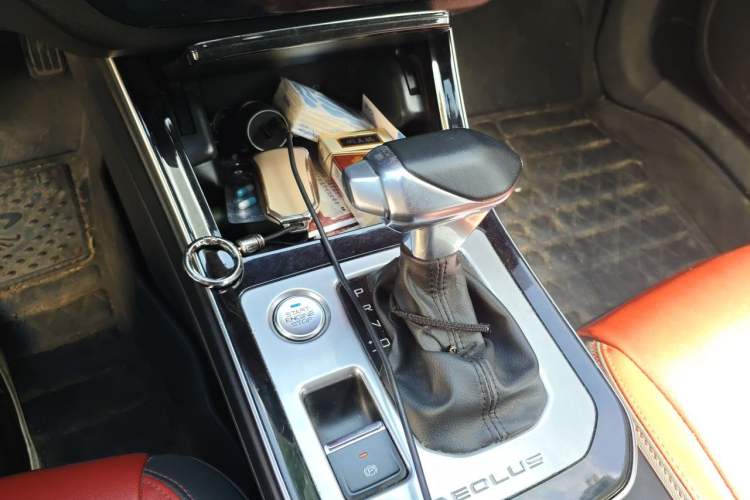 Used Dongfeng Aeolus Yixuan 2020 230T Automatic Dazzle Track Rider Edition Gear Lever