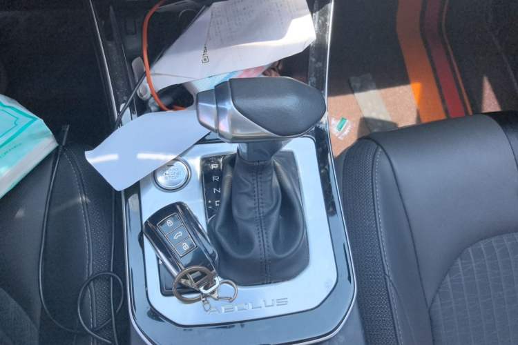 Used Dongfeng Aeolus Yixuan 2020 230T Automatic Cool Edition Gear Lever