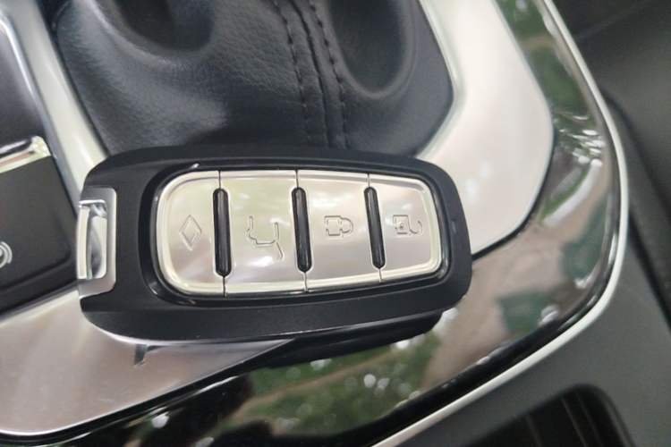 Used Dongfeng Aeolus Yixuan 2020 230T Automatic Advanced Edition Interior 1