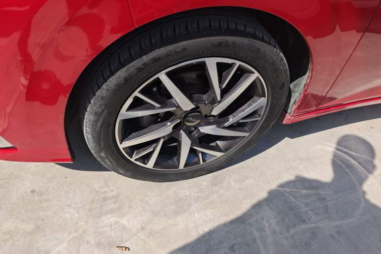 Used Dongfeng Aeolus Yixuan 2020 230T Automatic Advanced Edition Left Front Wheel Hub