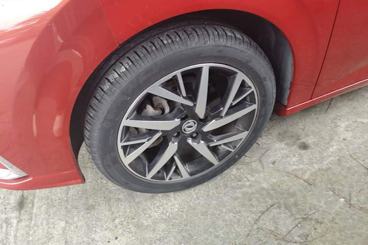 Used Dongfeng Aeolus Yixuan 2020 230T Automatic Advanced Edition Left Front Wheel Hub