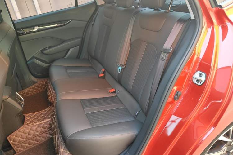Used Dongfeng Aeolus Yixuan 2020 230T Automatic Advanced Edition Left Rear Seat
