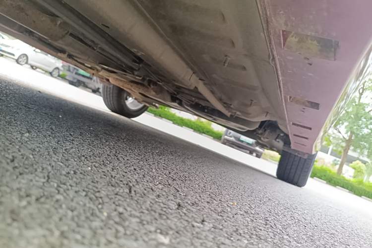 Used Dongfeng Aeolus Yixuan 2020 230T Automatic Glare-Proof Dark Knight Edition Left Side Sill