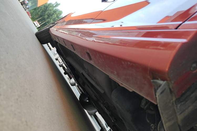 Used Dongfeng Aeolus Yixuan 2020 230T Automatic Advanced Edition Left Side Sill